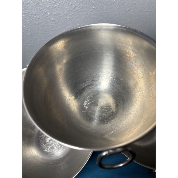 Nesting Mixing Bowls Set of 3 Metal with thumb rings 8”, 7” & 5.5” - Picture 6 of 16